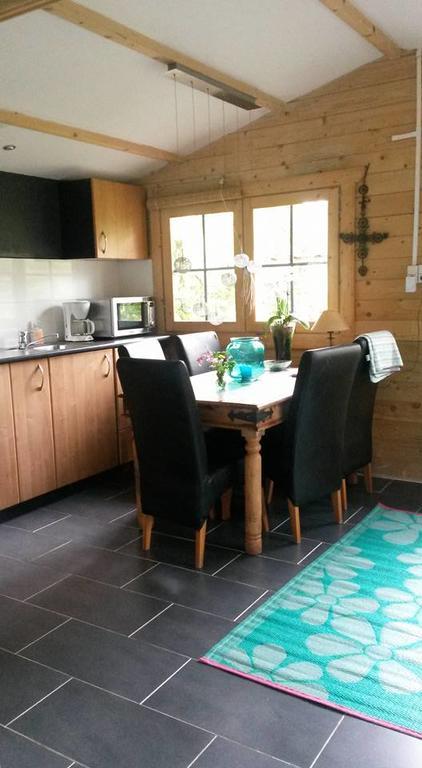 Guesthouse Vakantiehuis In Een Mooie Tuin In Het Centrum Van Zuidlaren! Luaran gambar